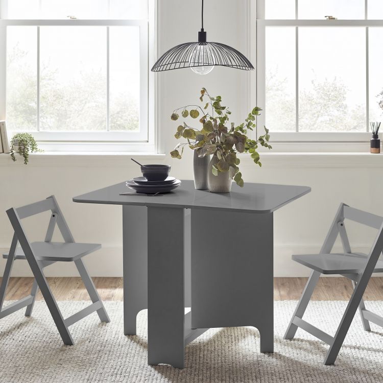 Gatan Small Gateleg Table With 2 Chairs