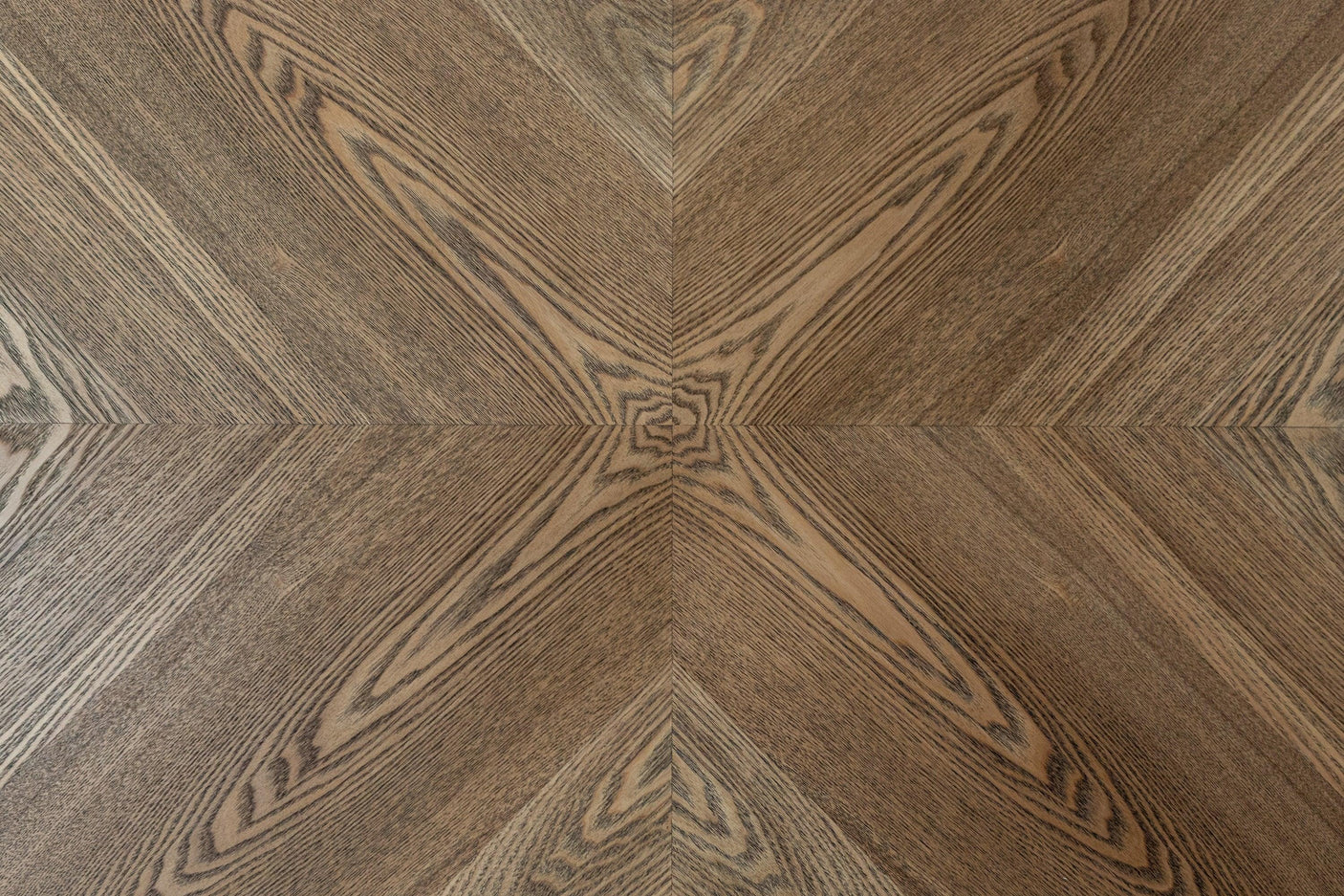 Elegant 1.6m Medium Oak Veneer Dining Table for Stylish Dining Rooms