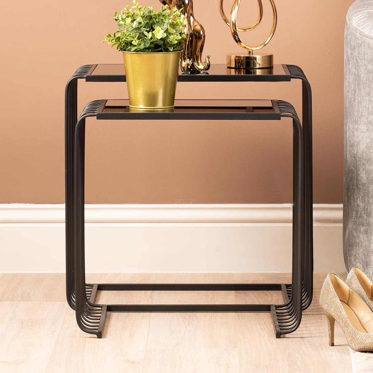 Set Of 2 Black Metal Nesting Table With Black Glass Top