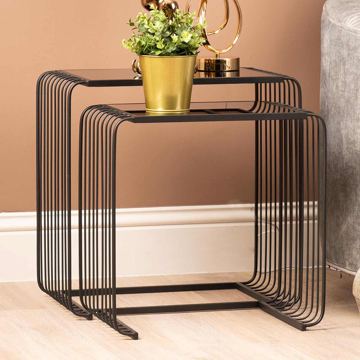Set Of 2 Black Metal Nesting Table With Black Glass Top