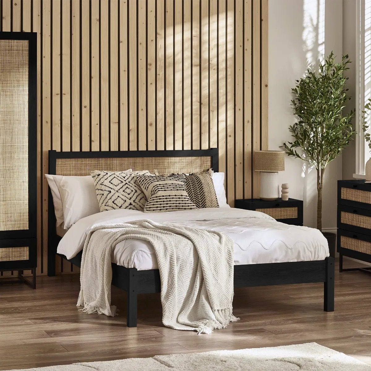 Padstow Rattan 150Cm King Bed