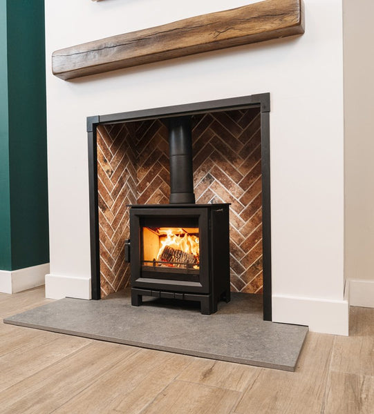 Mourne Summit 5 Stove with heavy-duty cast iron door | Home Centre Direct UK