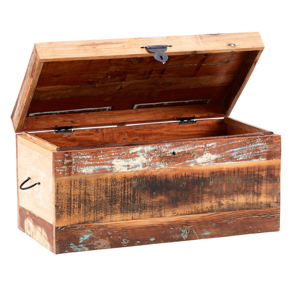 Coastal trunk box made from reclaimed wood, eco-friendly design