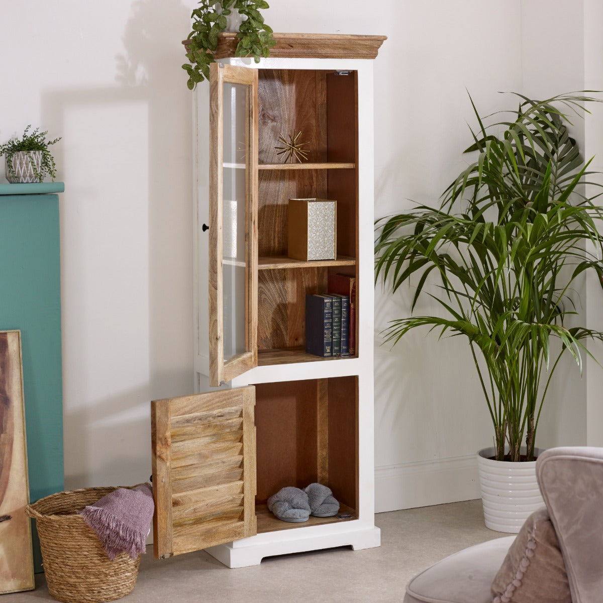 Alfie Wood Bookcase with 3 shelves and 1 door, crafted from mango wood