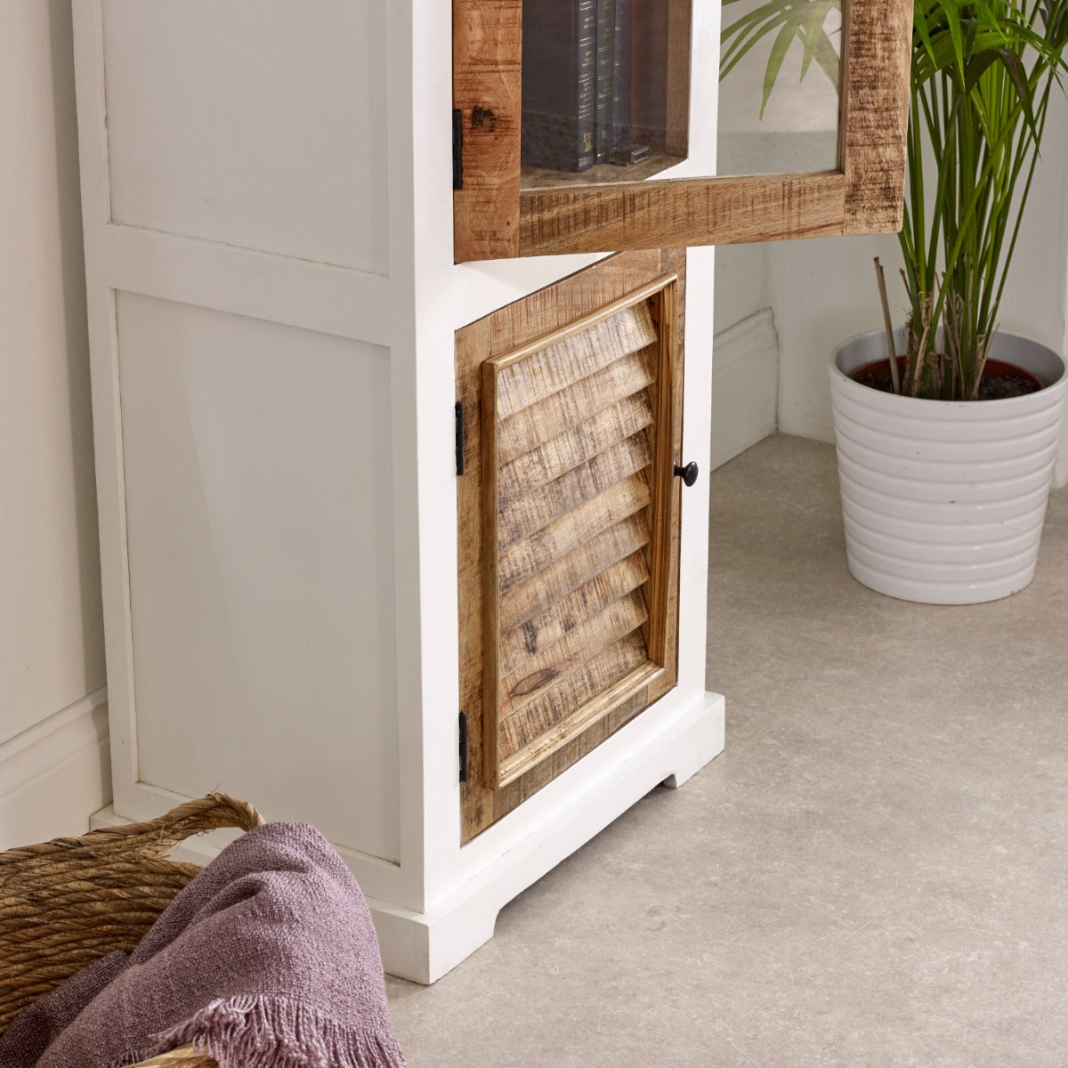 Alfie Wood Bookcase with 3 shelves and 1 door, crafted from mango wood