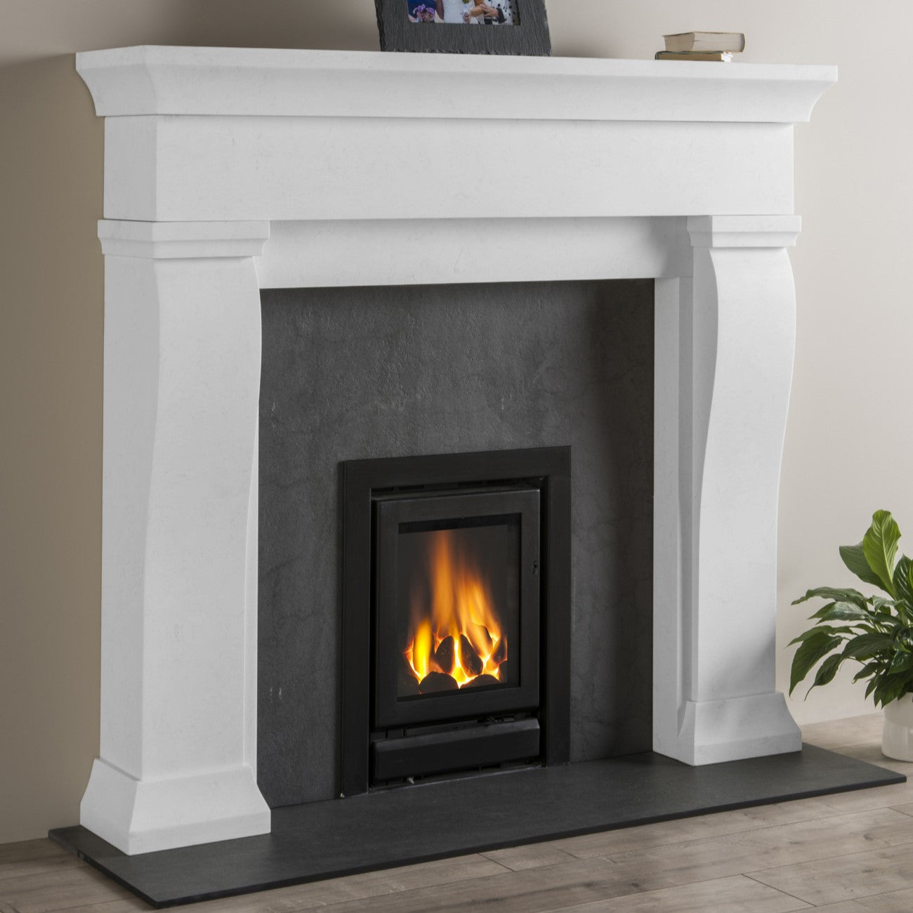 58'' Vannette White Pearl Surround